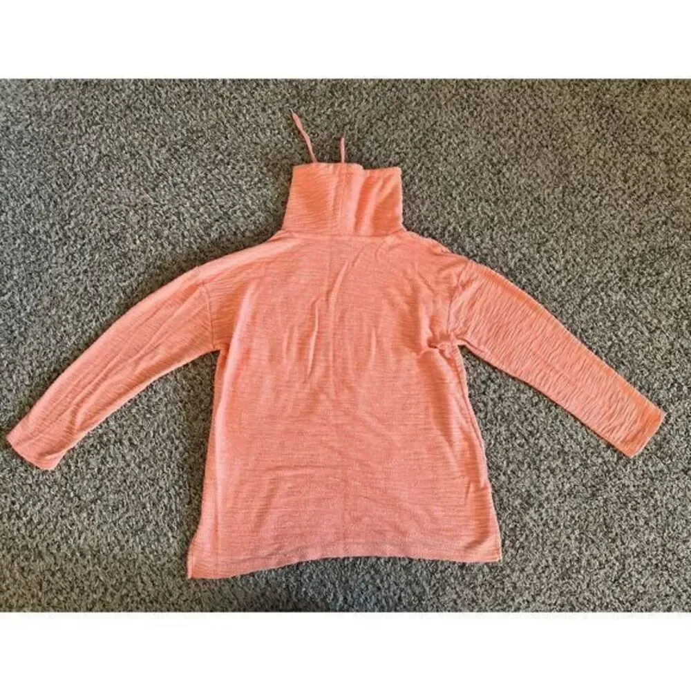 Jones New York peach crowl neck quarter sleeve sweater size medium‎